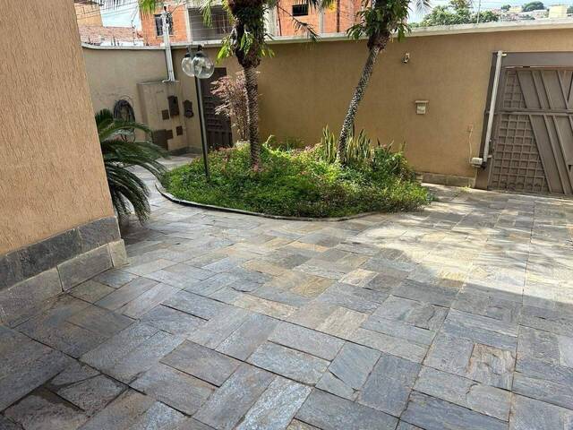 #2005 - Casa para Venda em Belo Horizonte - MG - 2